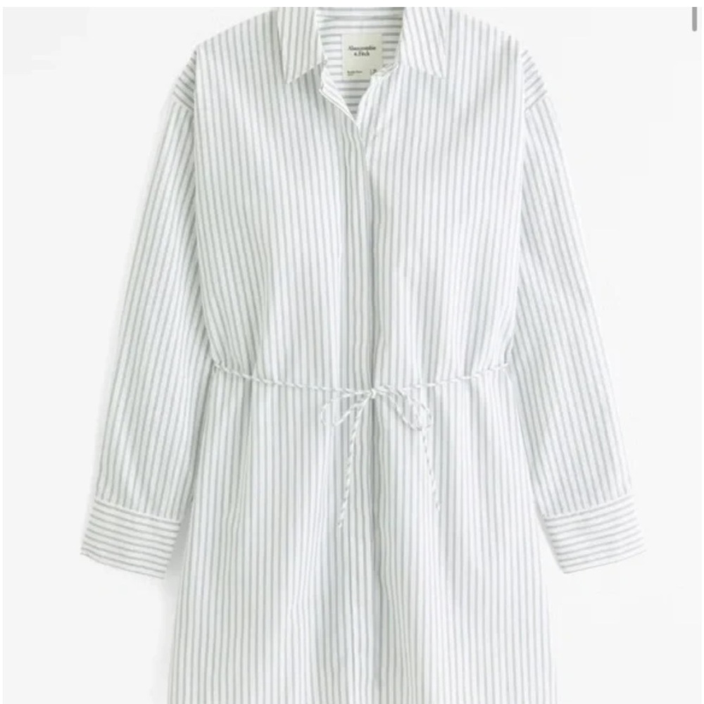 *NWT* Abercrombie & Fitch White and Black Striped Shirt